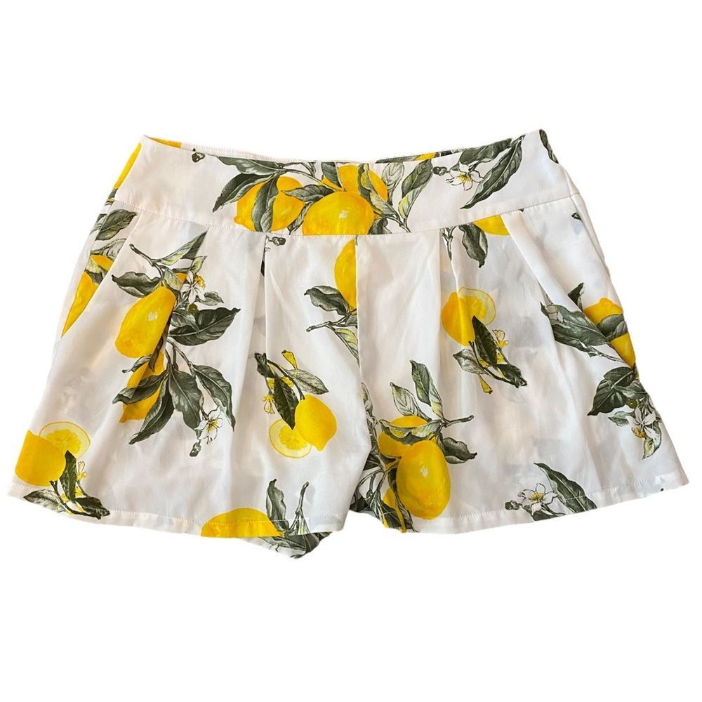 Moon River high waisted dressy short shorts w/pleats & pockets - fun lemon print